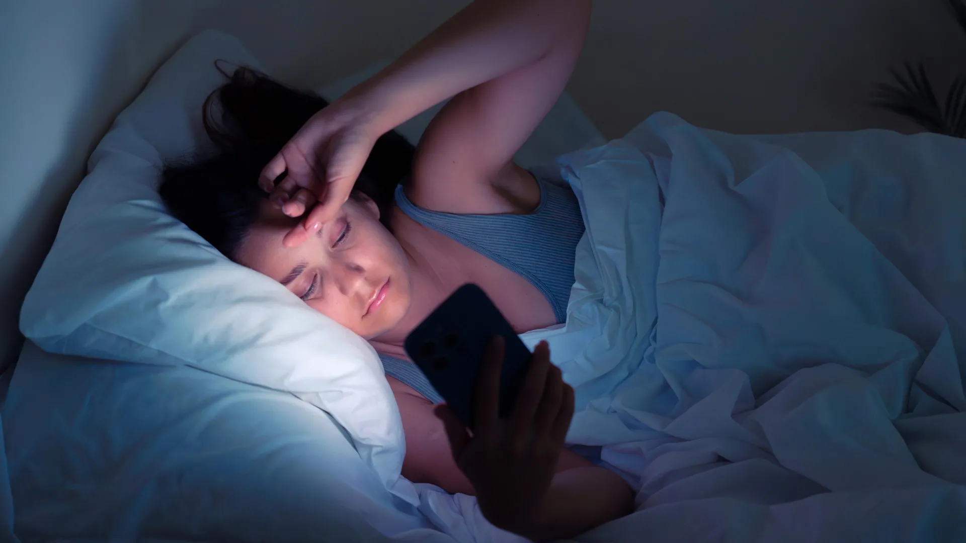 early-smartphone-use-linked-to-mental-health-issues-in-young-adults-a-growing-concern